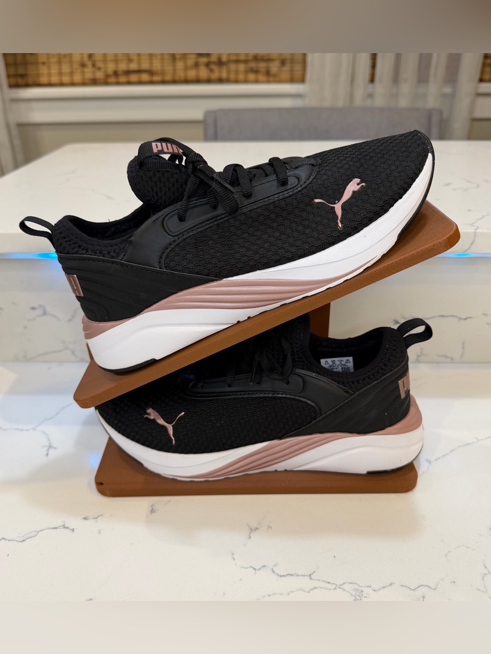 PUMA Softride Ruby Luxe Women's Running Shoes Size 6. Rose gold